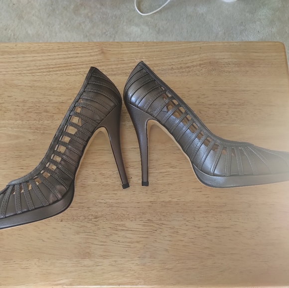 Talbots 4.5" heels sz. 8.5 - Picture 3 of 7